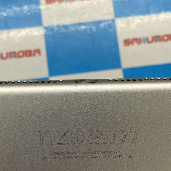 iPad Air 第2世代 Wi-Fiモデル 64GB MGKM2FD/A A1566 訳あり品 シルバー