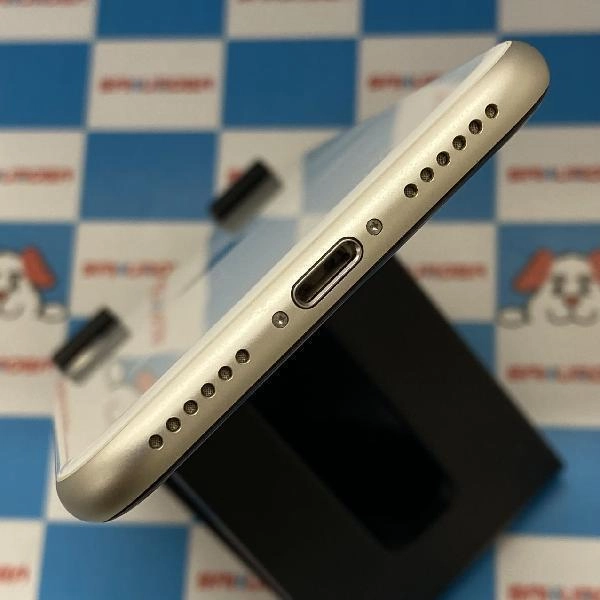 iPhoneSE 第3世代 SoftBank版SIMフリー 128GB MMYG3J/A A2782 極美品