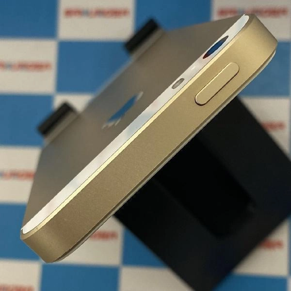 iPhoneSE docomo版SIMフリー 64GB MLXP2J/A A1723 訳あり品