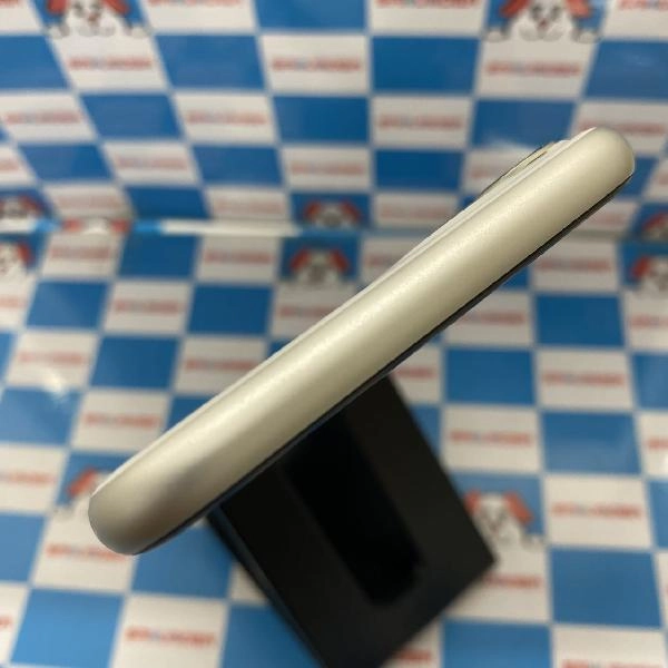 iPhone11 au版SIMフリー 128GB MWM22J/A A2221 ジャンク品 ホワイト