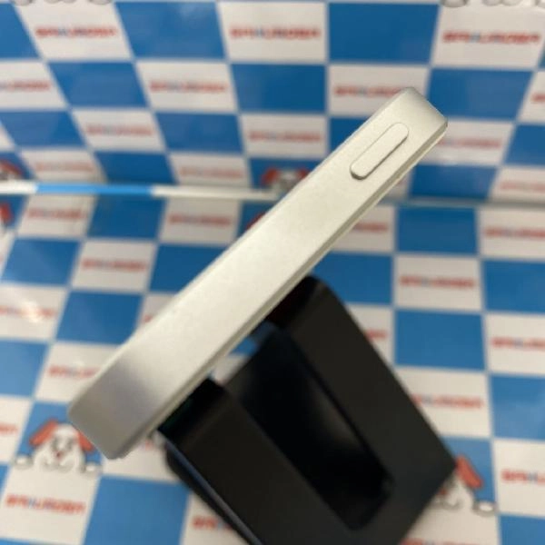 iPhoneSE docomo版SIMフリー 32GB MP832J/A A1723 極美品