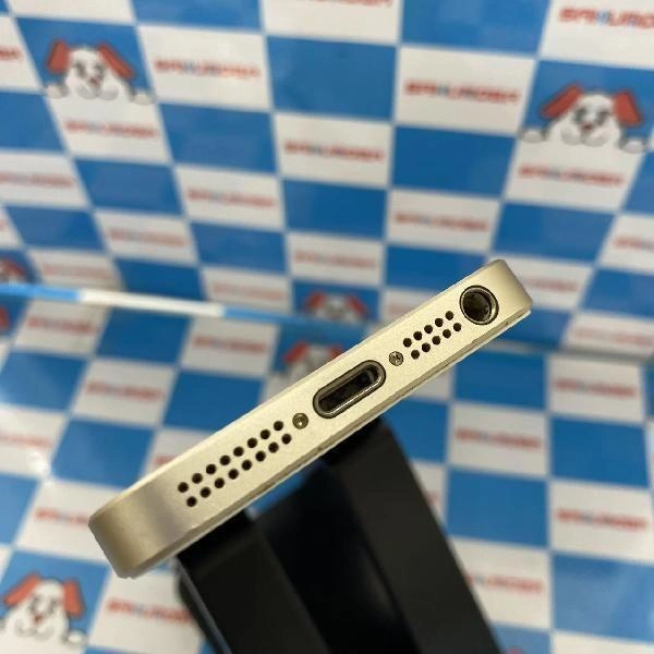 iPhoneSE au版SIMフリー 64GB MP832J/A A1723