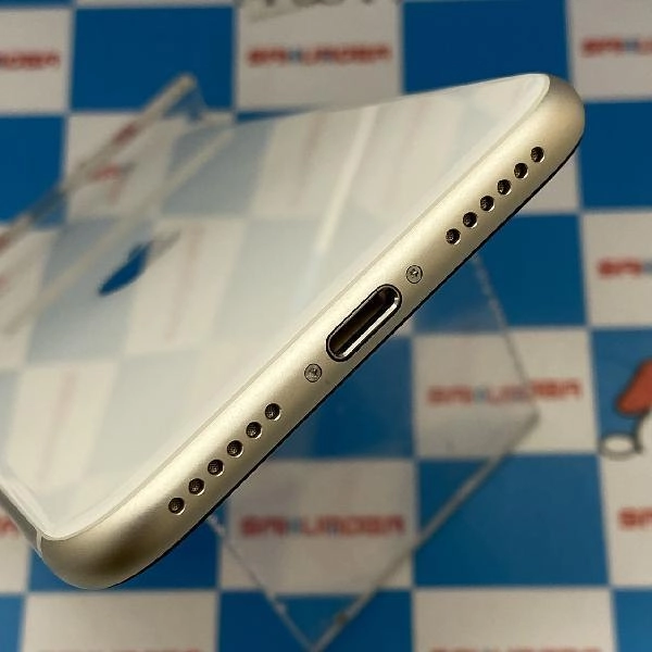 iPhoneSE 第3世代 Apple版SIMフリー 64GB MMYD3J/A A2782 新品同様品