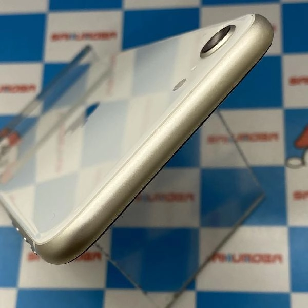 iPhoneSE 第3世代 au版SIMフリー 64GB MMYD3J/A A2782 美品