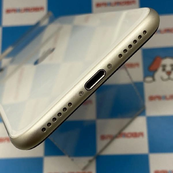 iPhoneSE 第3世代 docomo版SIMフリー 64GB MMYD3J/A A2782 極美品