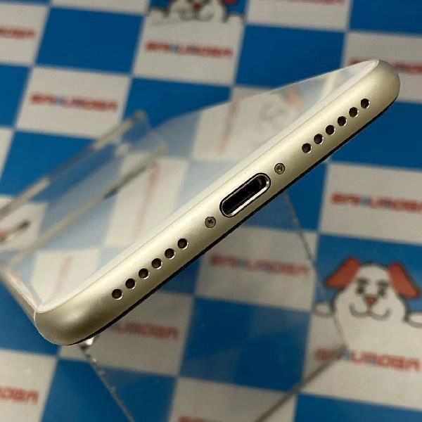 iPhoneSE 第3世代 au版SIMフリー 128GB MMYG3J/A A2782 極美品