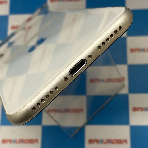 iPhoneSE 第3世代 au版SIMフリー 64GB MMYD3J/A A2782 美品