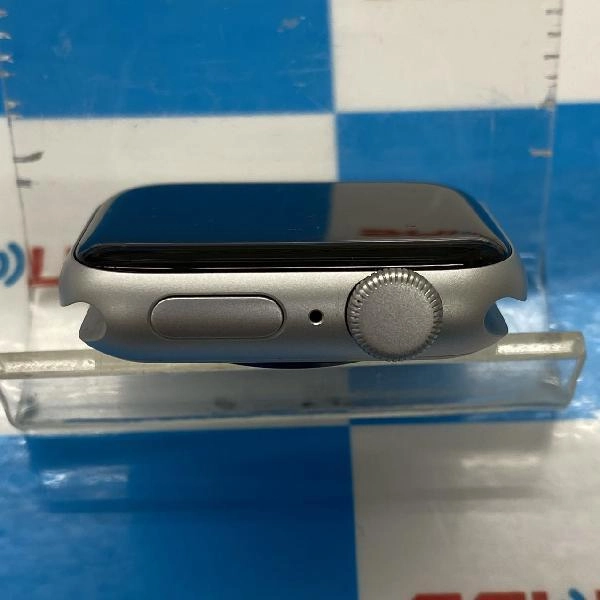 Apple Watch SE 第2世代 GPSモデル  MNJV3J/A A2722 美品