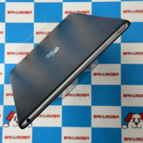 iPad 第8世代 Wi-Fiモデル 32GB MYL92J/A A2270