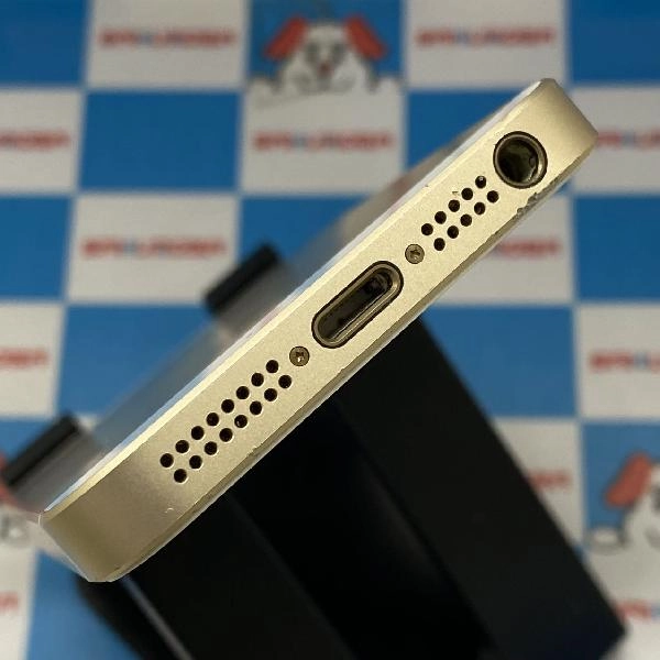 iPhoneSE SoftBank版SIMフリー 128GB MP882J/A A1723