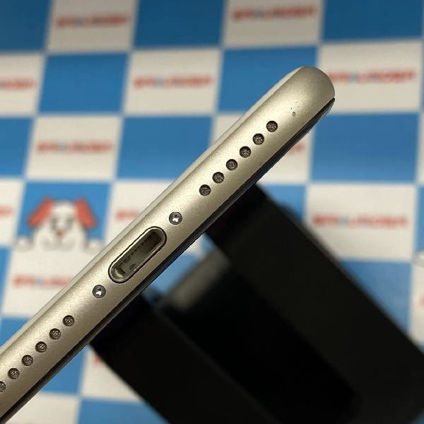 iPhoneSE 第3世代 SoftBank版SIMフリー 64GB MMYD3J/A A2782 美品