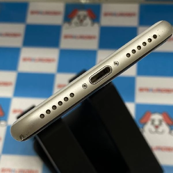 iPhoneSE 第3世代 SoftBank版SIMフリー 64GB MMYD3J/A A2782 ジャンク品