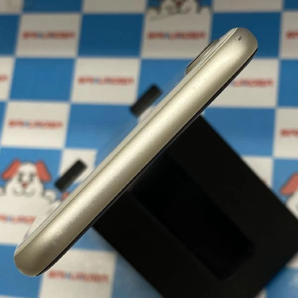 iPhoneSE 第3世代 docomo版SIMフリー 128GB MMYG3J/A A2782 美品