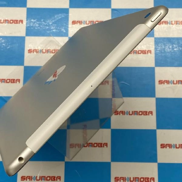 iPad 第6世代 docomo版SIMフリー 32GB MR6P2J/A ジャンク品