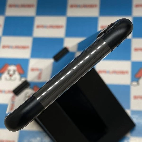 iPhoneSE 第3世代 au版SIMフリー 64GB MMYC3J/A A2782