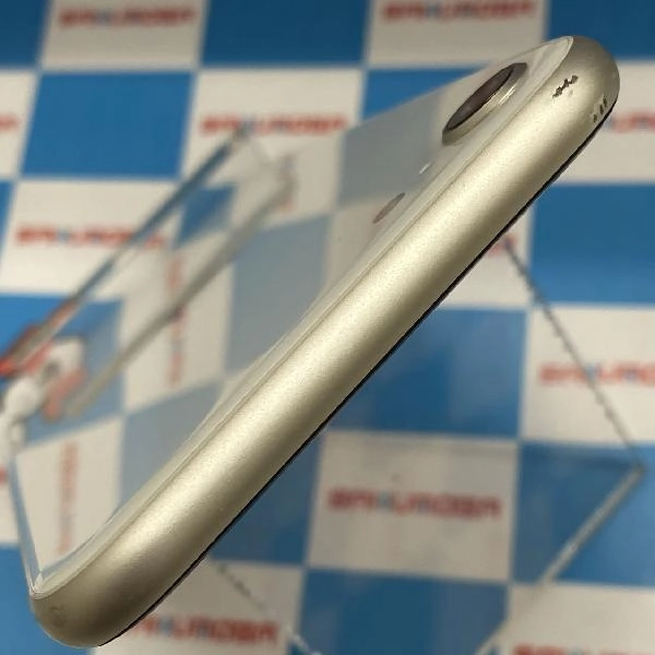 iPhoneSE 第3世代 au版SIMフリー 64GB MMYD3J/A A2782