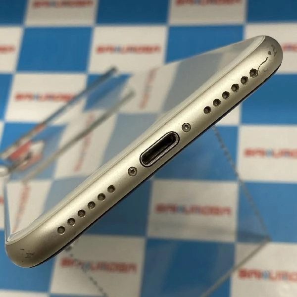 iPhoneSE 第3世代 au版SIMフリー 64GB MMYD3J/A A2782