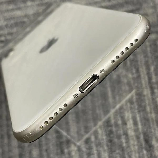 iPhoneSE 第3世代 SoftBank版SIMフリー 128GB MMYG3J/A A2782