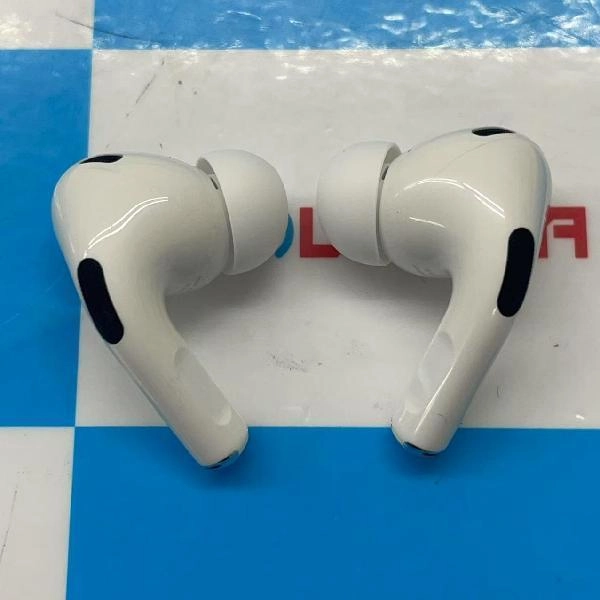 AirPods Pro 第2世代  MQD83J/A A2700 開封未使用品 ホワイト