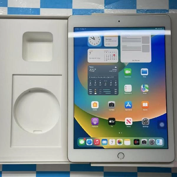 iPad 第5世代 Wi-Fiモデル 32GB MPGT2J/A A1822