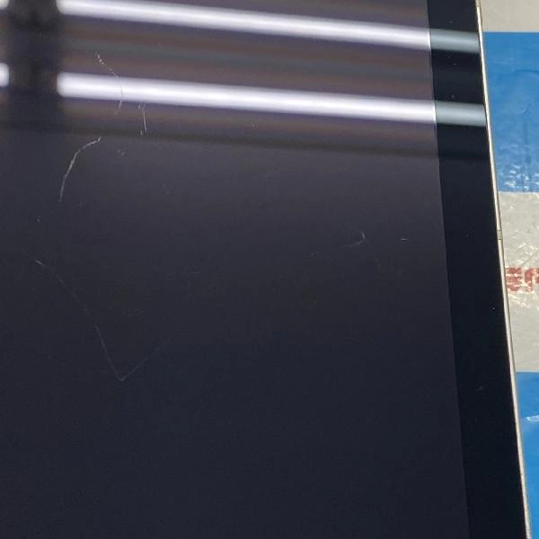 iPad Air 第5世代 au版SIMフリー 64GB MM6V3J/A A2589 スターライト