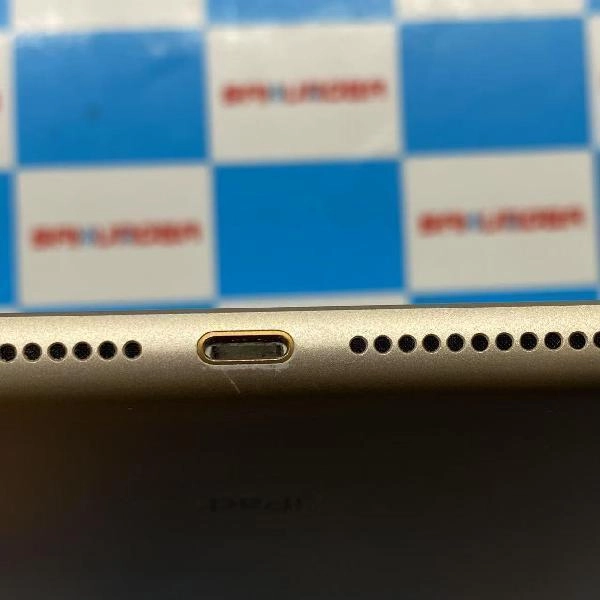 iPad 第5世代 Wi-Fiモデル 64GB MPGT2J/A A1822 美品