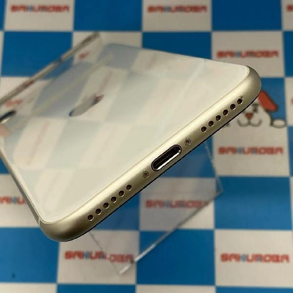 iPhoneSE 第3世代 au版SIMフリー 64GB MMYD3J/A A2782 極美品