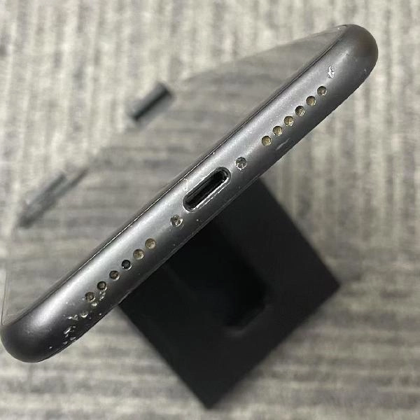 iPhone11 SoftBank版SIMフリー 64GB MWLT2J/A A2221 ジャンク品 ブラック