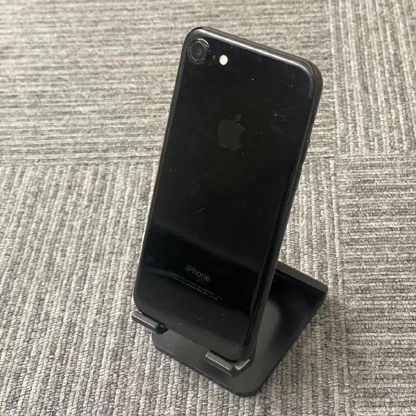 iPhone7 docomo版SIMフリー 128GB MNCP2J/A A1779 ジャンク品 ジェットブラック