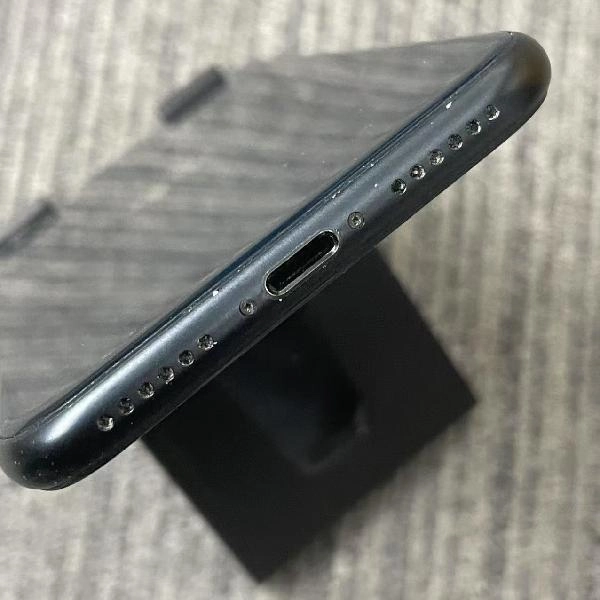 iPhoneSE 第3世代 SoftBank版SIMフリー 64GB MMYC3J/A A2782