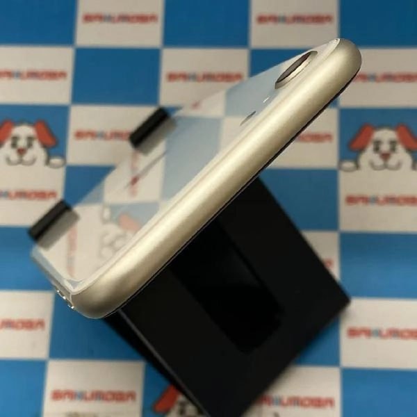 iPhoneSE 第3世代 au版SIMフリー 64GB MMYD3J/A A2782 極美品