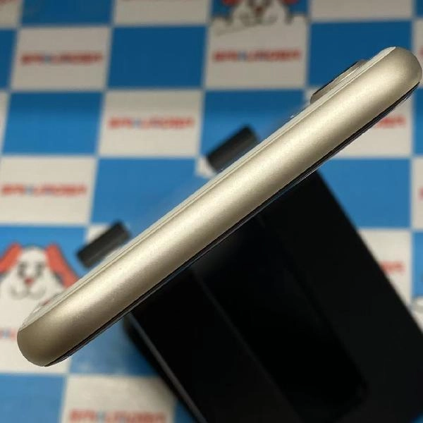 iPhoneSE 第3世代 Apple版SIMフリー 256GB MMYK3J/A A2782極美品