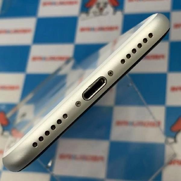 iPhoneSE 第2世代 docomo版SIMフリー 64GB MX9T2J/A　A2296 ジャンク品 ホワイト