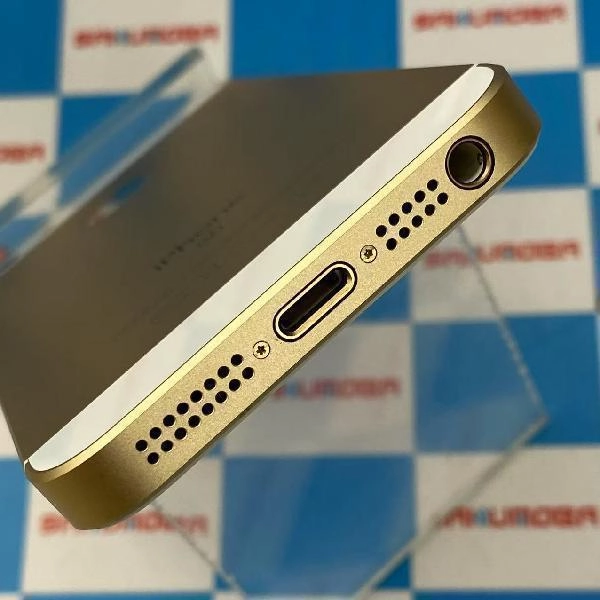 iPhoneSE au 128GB MP882J/A A1723 新品同様