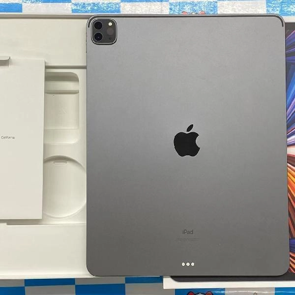iPad Pro 12.9インチ 第5世代 Wi-Fiモデル 256GB MHNH3J/A A2378 スペースグレイ