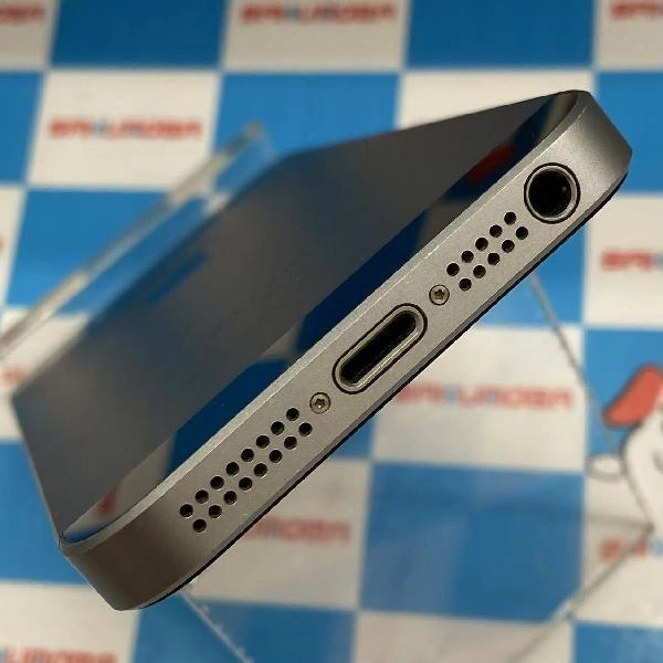 iPhoneSE au版SIMフリー 64GB MLM62J/A A1723 ジャンク品