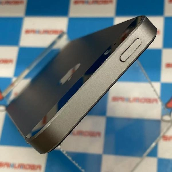 iPhoneSE au版SIMフリー 64GB MLM62J/A A1723 ジャンク品