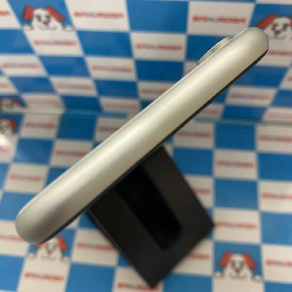 iPhoneXR au版SIMフリー 64GB MT032J/A A2106 美品