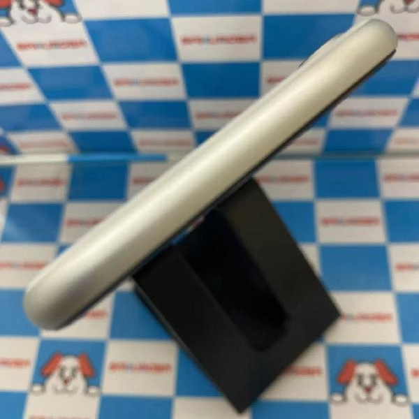 iPhoneSE 第2世代 au版SIMフリー 128GB MXD12J/A A2296 美品 ホワイト