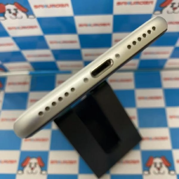iPhoneSE 第2世代 au版SIMフリー 128GB MXD12J/A A2296 美品 ホワイト