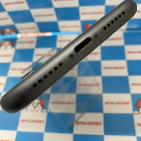 iPhone11 au版SIMフリー 256GB MWM72J/A A2221 美品 ブラック