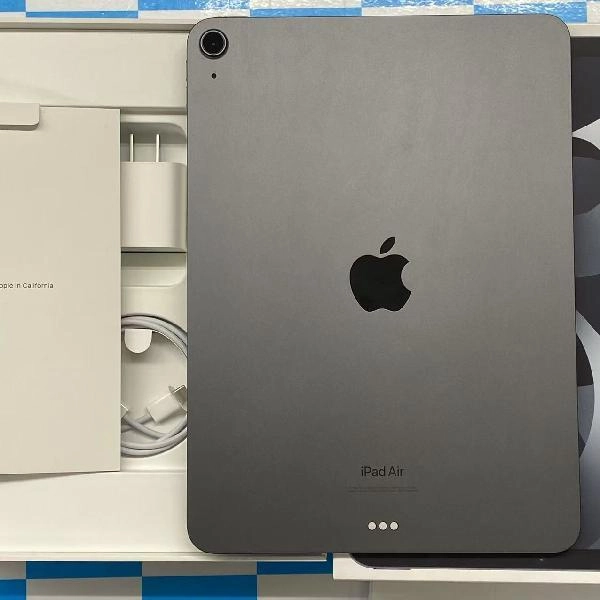 iPad Air 第5世代 Wi-Fiモデル 256GB MM9L3J/A A2588 新品同様 スペースグレイ