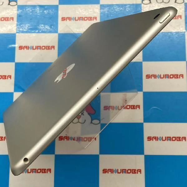 iPad 第8世代 Wi-Fiモデル 128GB MYLE2J/A A2270 新品同様