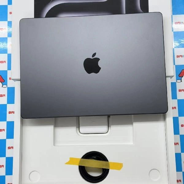 MacBook Pro 14インチ Late 2023 M3 Pro 512GB MRX33J/A A2992 新品同様 スペースブラック