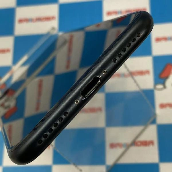 iPhoneSE 第3世代 au版SIMフリー 128GB MMYF3J/A A2782