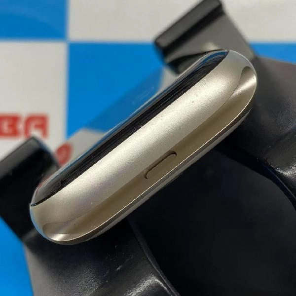 Apple Watch SE 第2世代 GPSモデル 32GB MRE43J/A