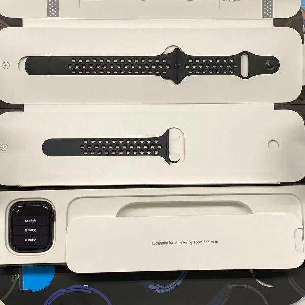 Apple Watch Nike Series 7 GPS + Cellularモデル 32GB MKL53J/A ジャンク品