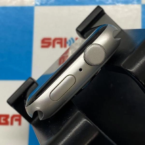 Apple Watch SE 第2世代 GPSモデル 32GB MRW03J/A