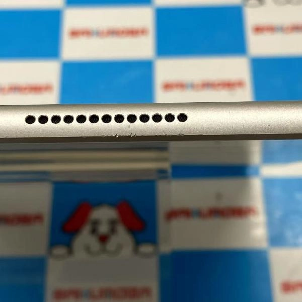 iPad 第8世代 docomo版SIMフリー 32GB MYMJ2J/A A2429