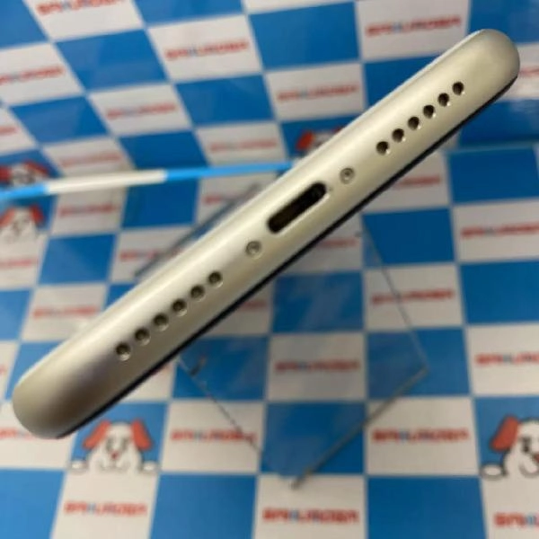 iPhone11 Apple版SIMフリー 64GB MWLU2J/A A2221 極美品 ホワイト